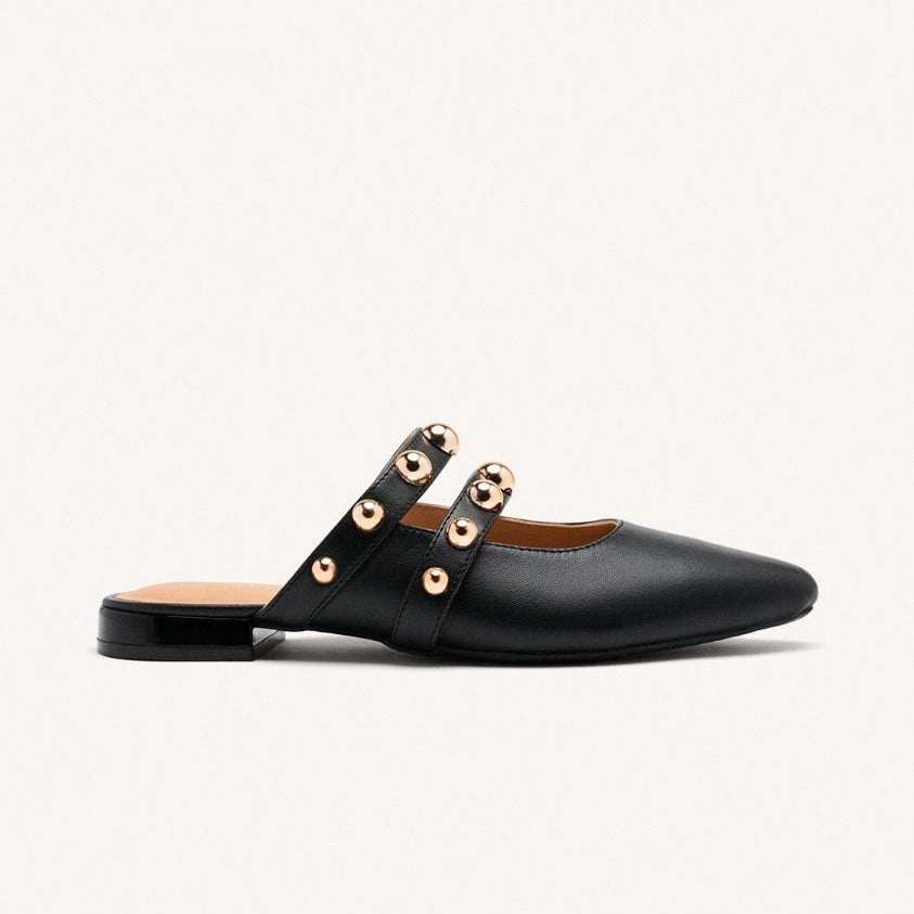 SCARPA GIOSEPPO MULES IN PELLE NERA CON BORCHIE AHNAPEE