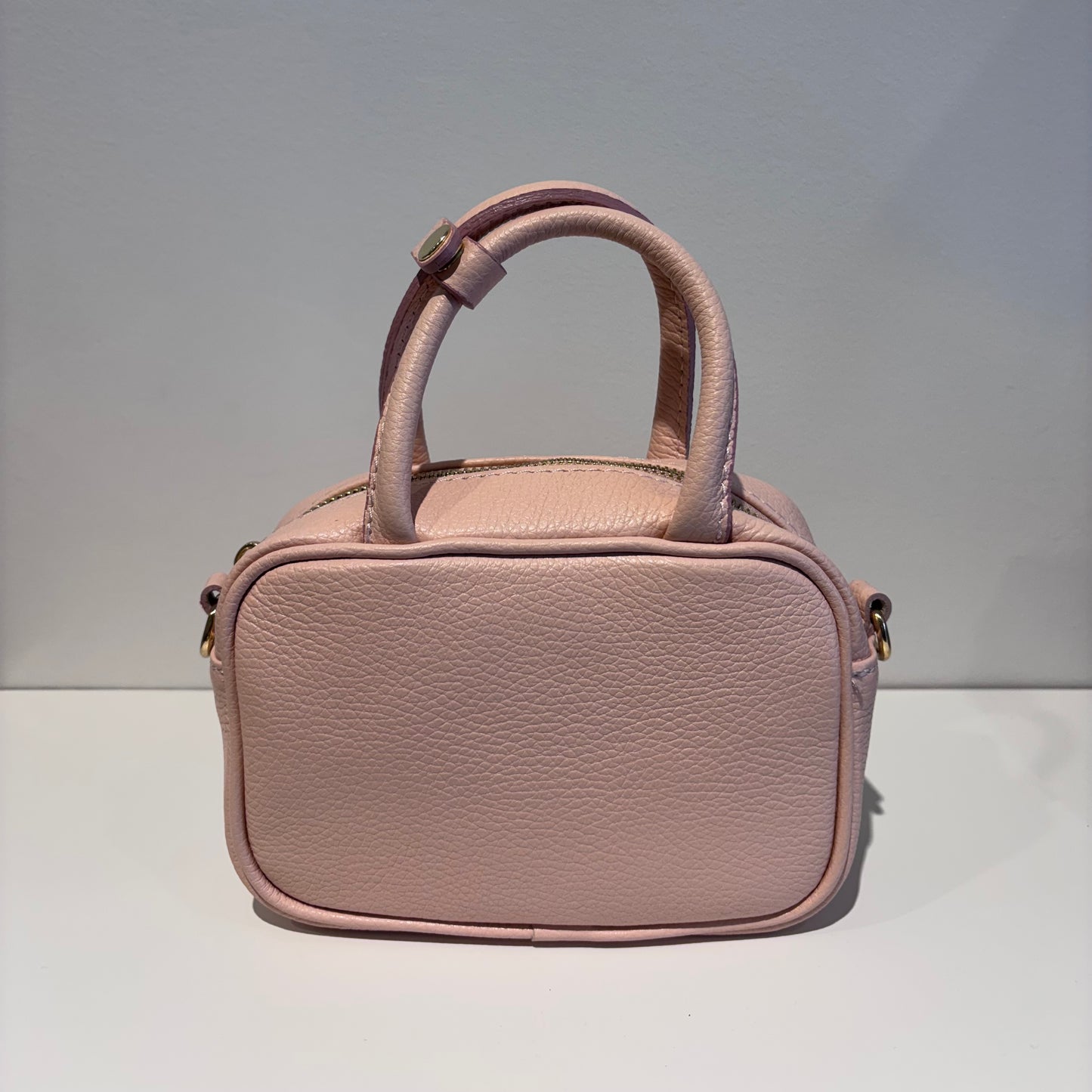 BORSA SAPONETTA A MANO E CON TRACOLLA IN PELLE