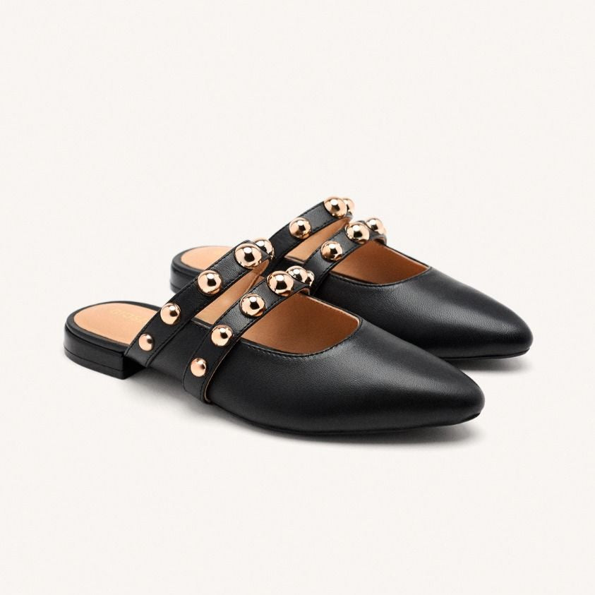 SCARPA GIOSEPPO MULES IN PELLE NERA CON BORCHIE AHNAPEE