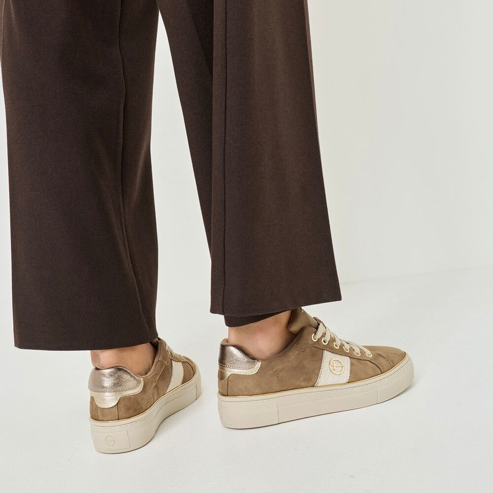 Sneakers camel con lacci
