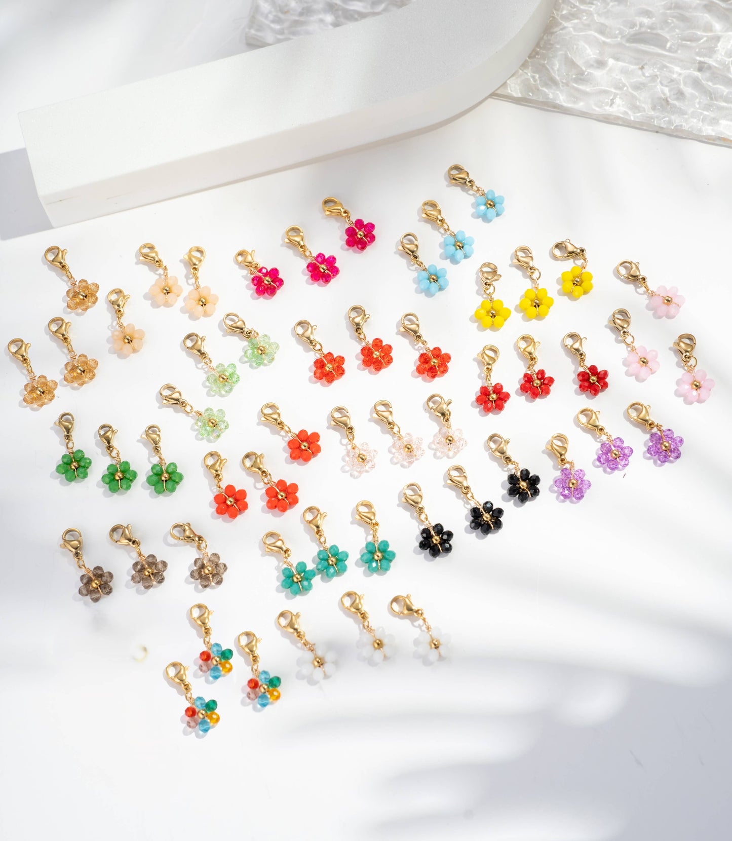 Set di Tre Pendenti con Fiori Colorati in Acciaio Inossidabile,