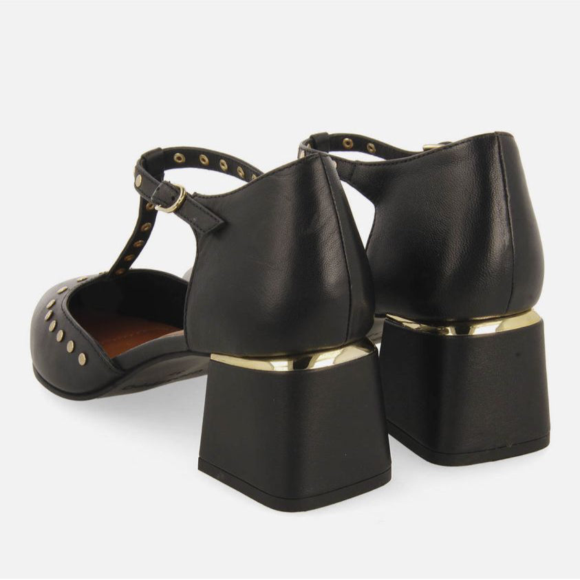 Décolleté Gioseppo Sumeg con t-bar e borchie