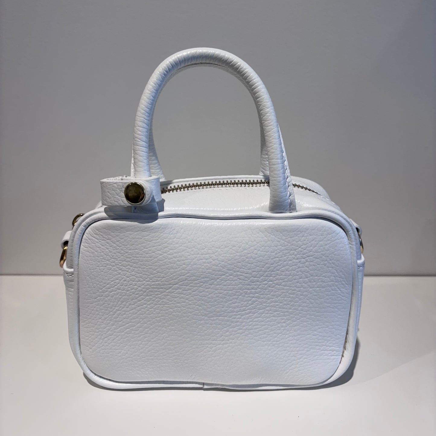 BORSA SAPONETTA A MANO E CON TRACOLLA IN PELLE