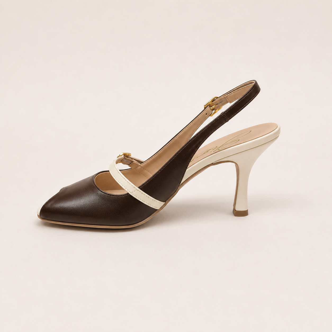 Chanel in pelle spuntate marrone con tacco