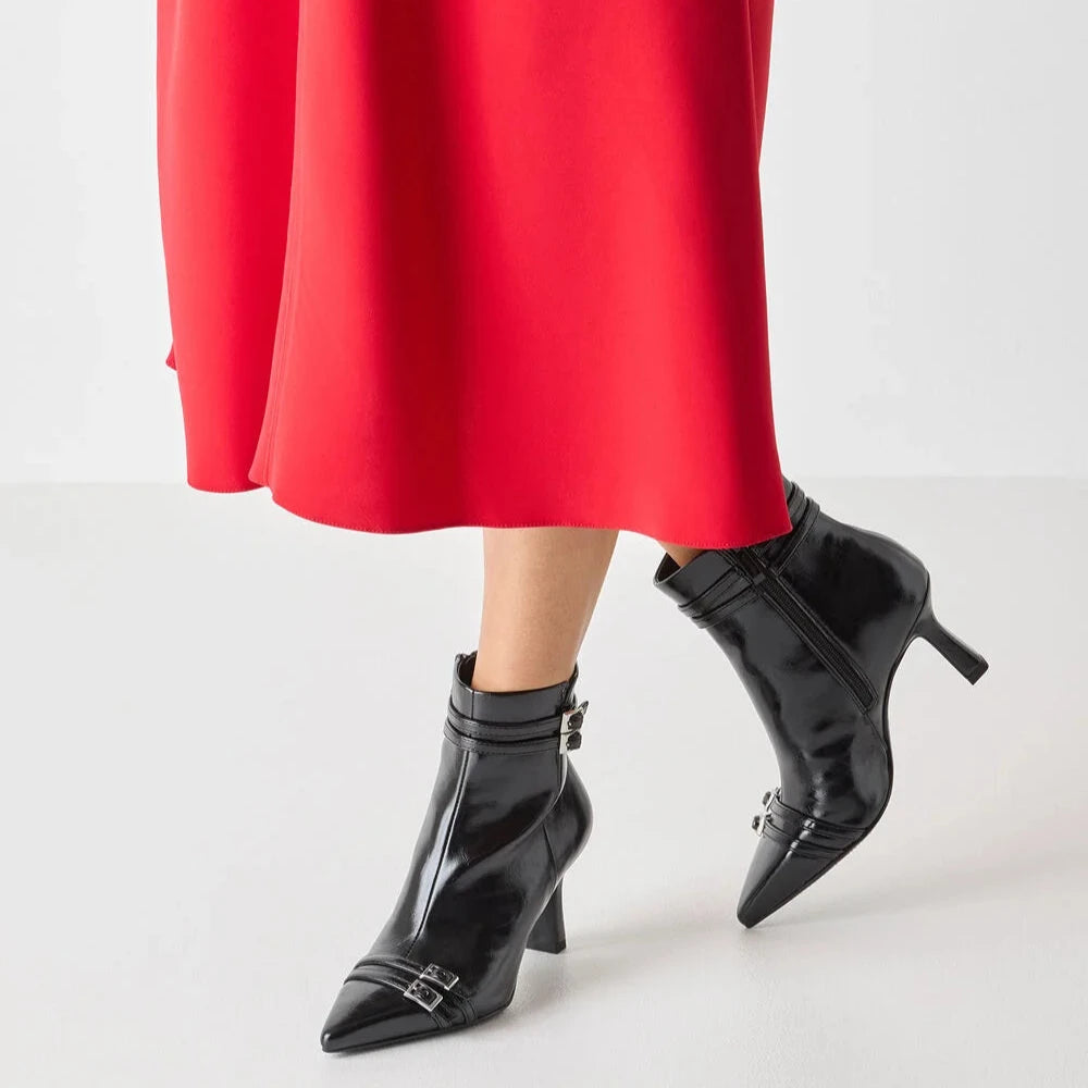 Stivaletto Tamaris in pelle nera con tacco