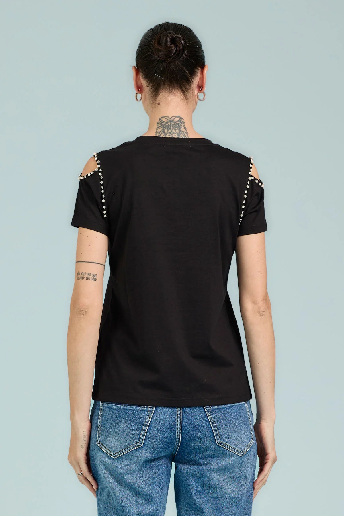 T-shirt Cut out