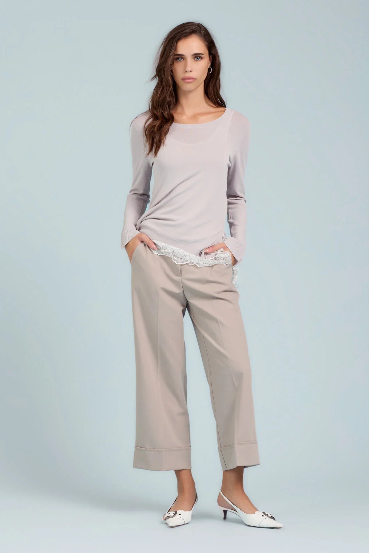 Pantaloni crop con risvolto
