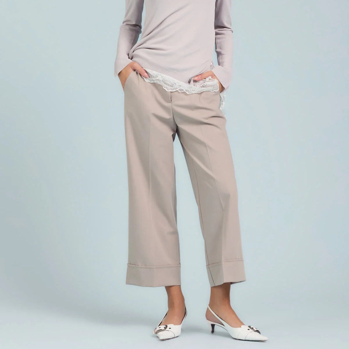 Pantaloni crop con risvolto