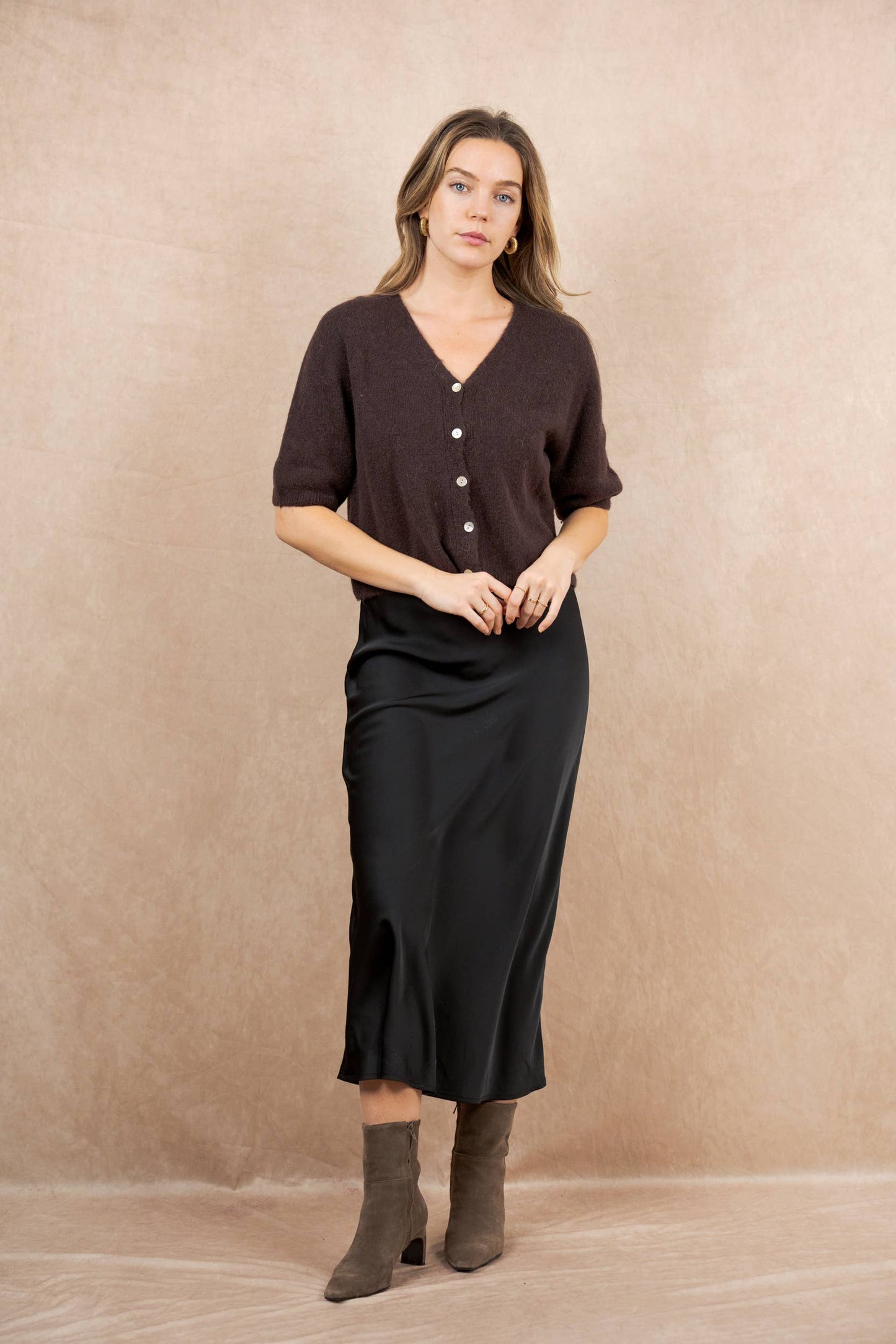 Cardigan con scollo a V e bottoni