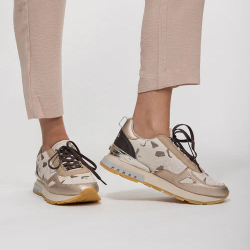 Sneakers con lacci Anekke