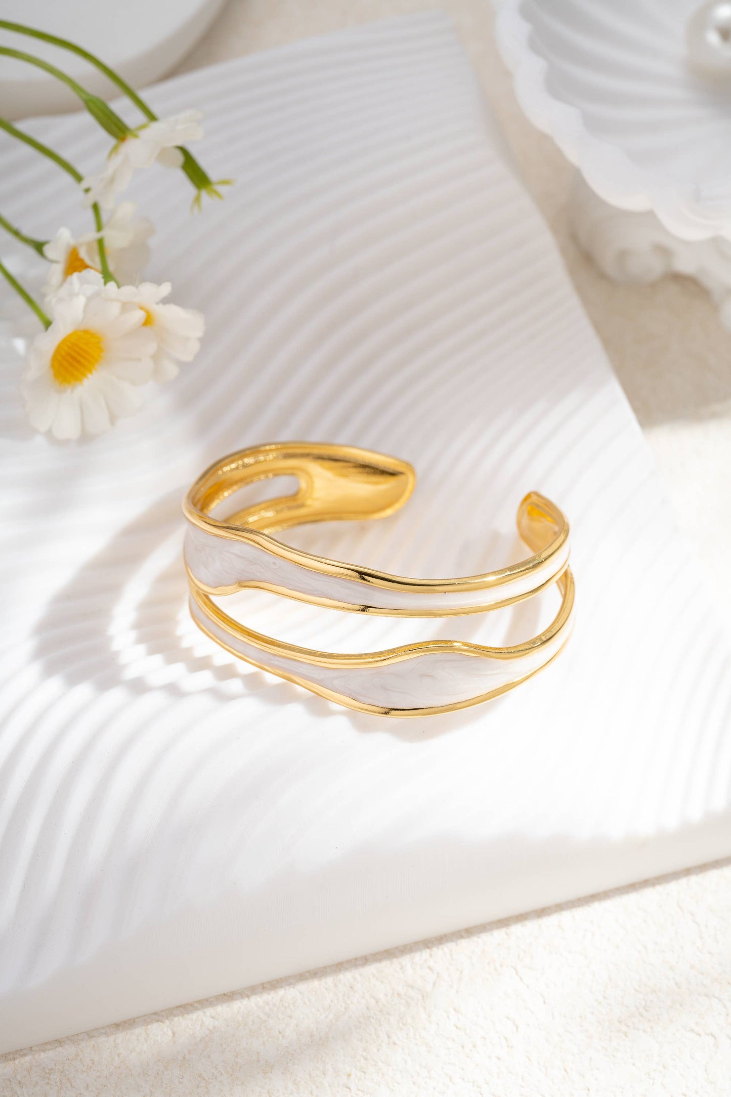 Bracciale rigido ondulato in acciaio inossidabile bianco, rosa, blu, nero