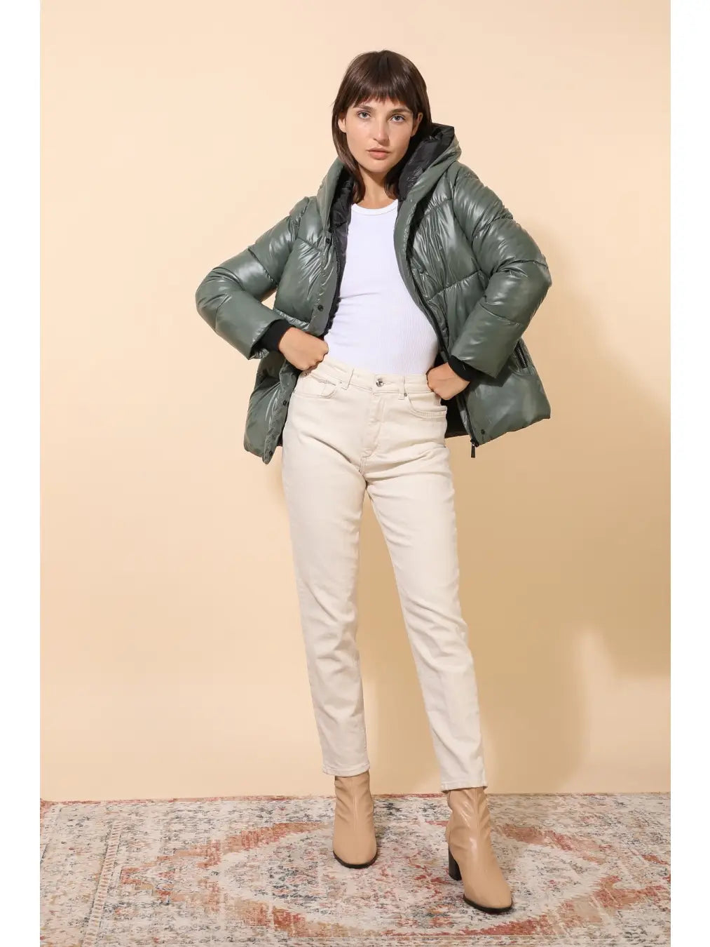 Giacca imbottita con zip e cappuccio