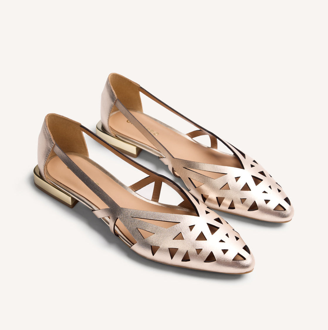 Ballerine in pelle traforata platino