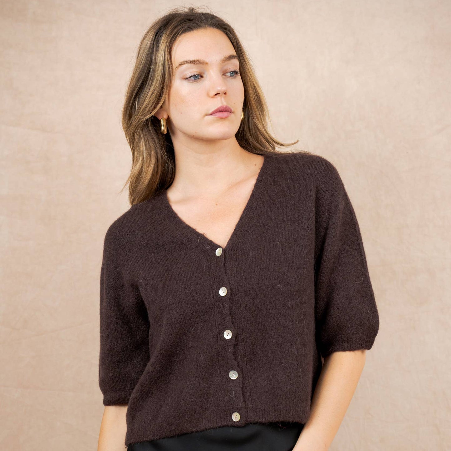 Cardigan con scollo a V e bottoni