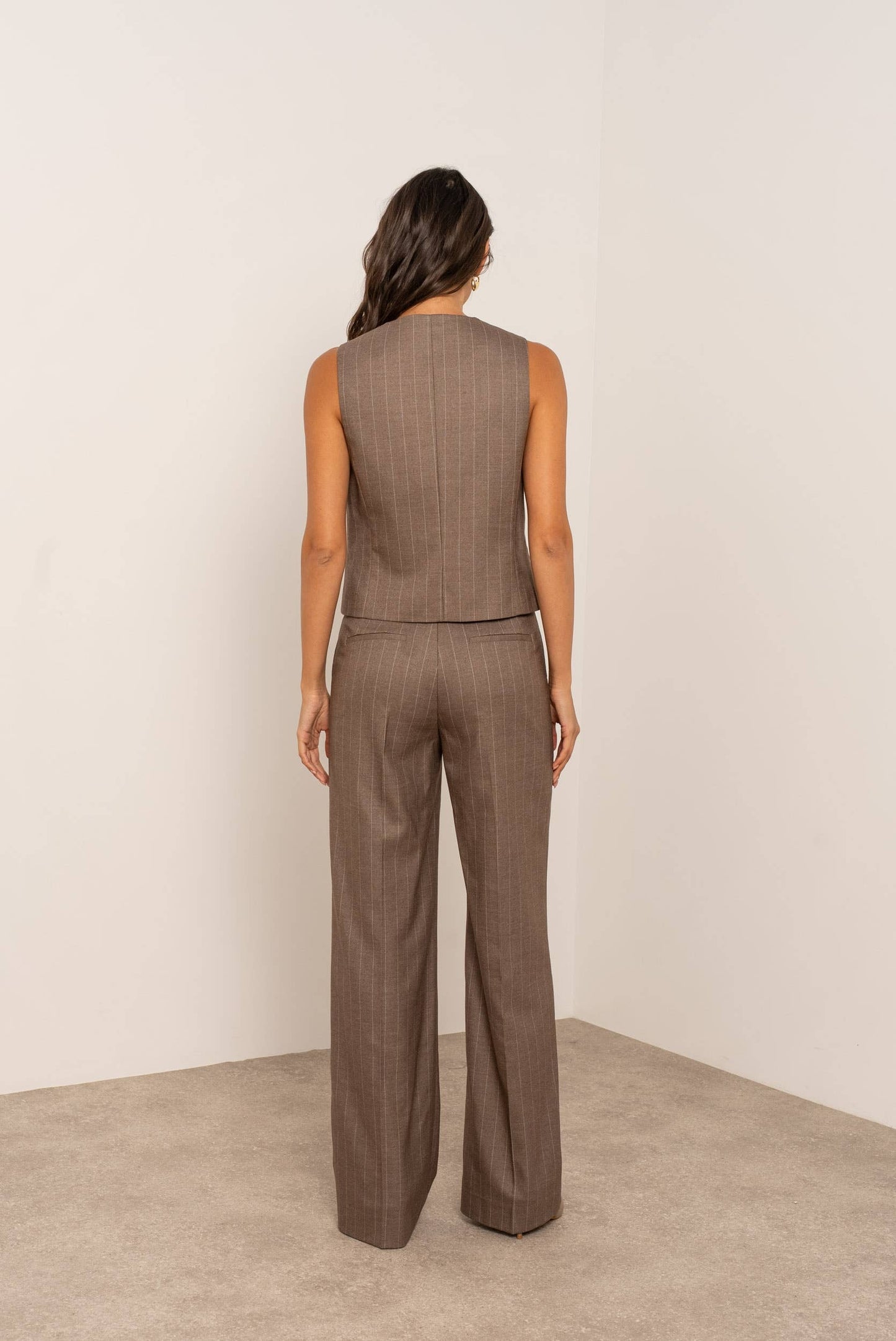 Gilet senza maniche gessato - Tortora