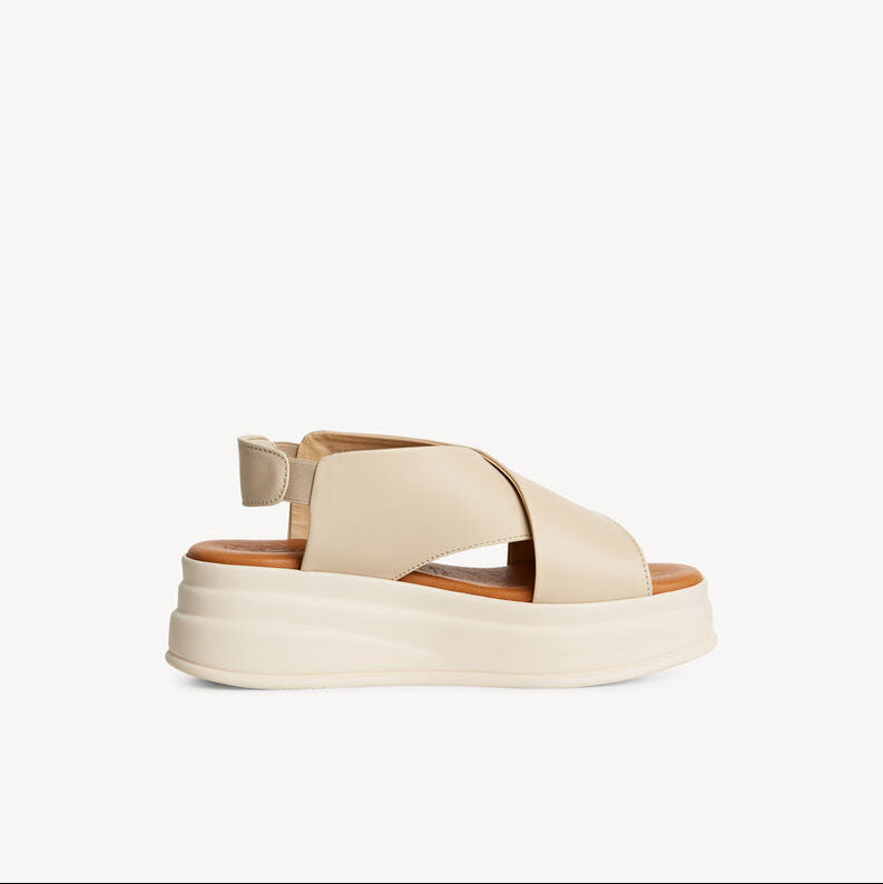SANDALO TAMARIS IN PELLE CON INCROCIO
