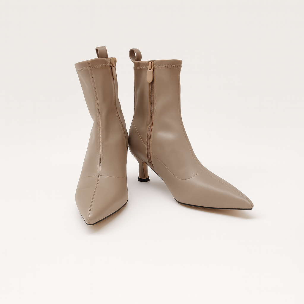 Stivaletto a punta taupe