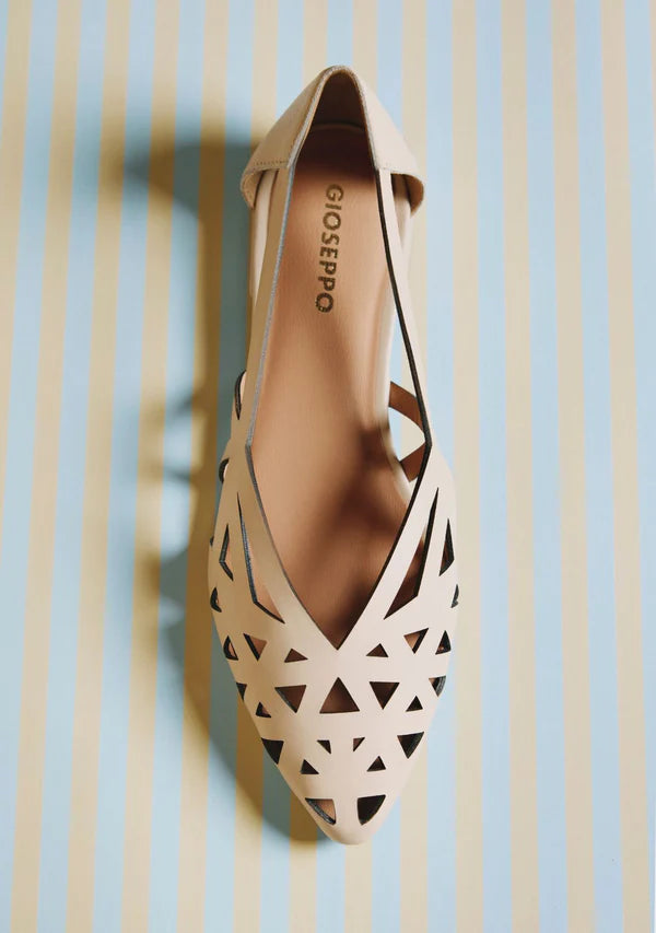 Ballerine in pelle traforata Bumala