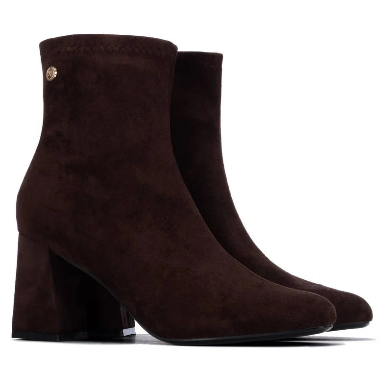 Stivaletto scamosciato con tacco