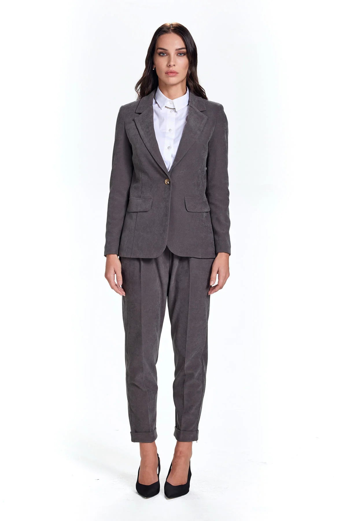 Tailleur in dainetto grigio mastice