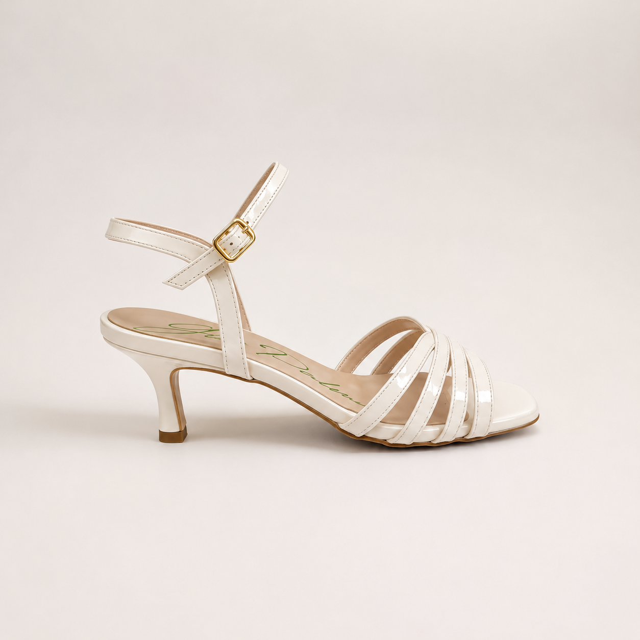 Sandali in vernice tacco kitten