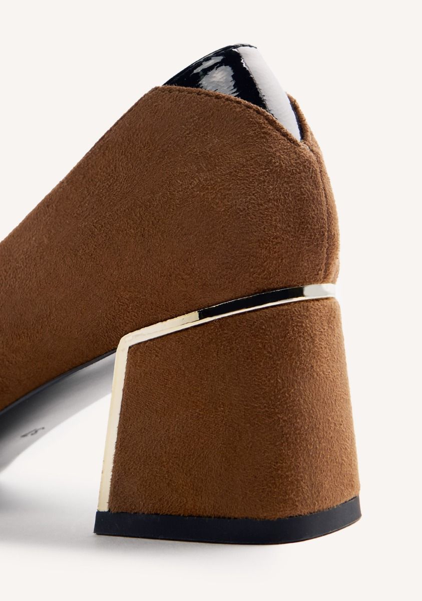 Décolleté Gioseppo Corcoran con punta in vernice