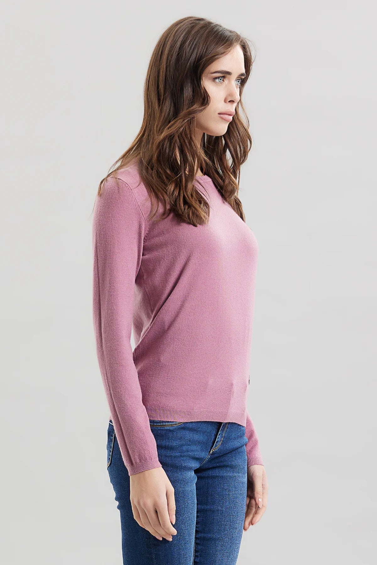 Girocollo in viscosa con micropaillettes