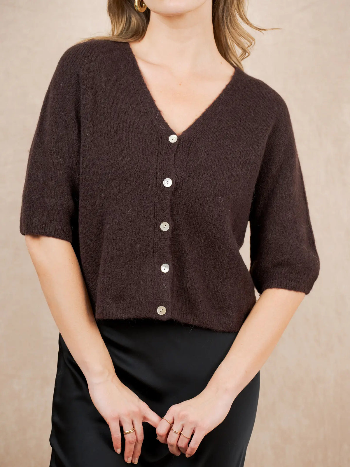 Cardigan con bottoni in lana