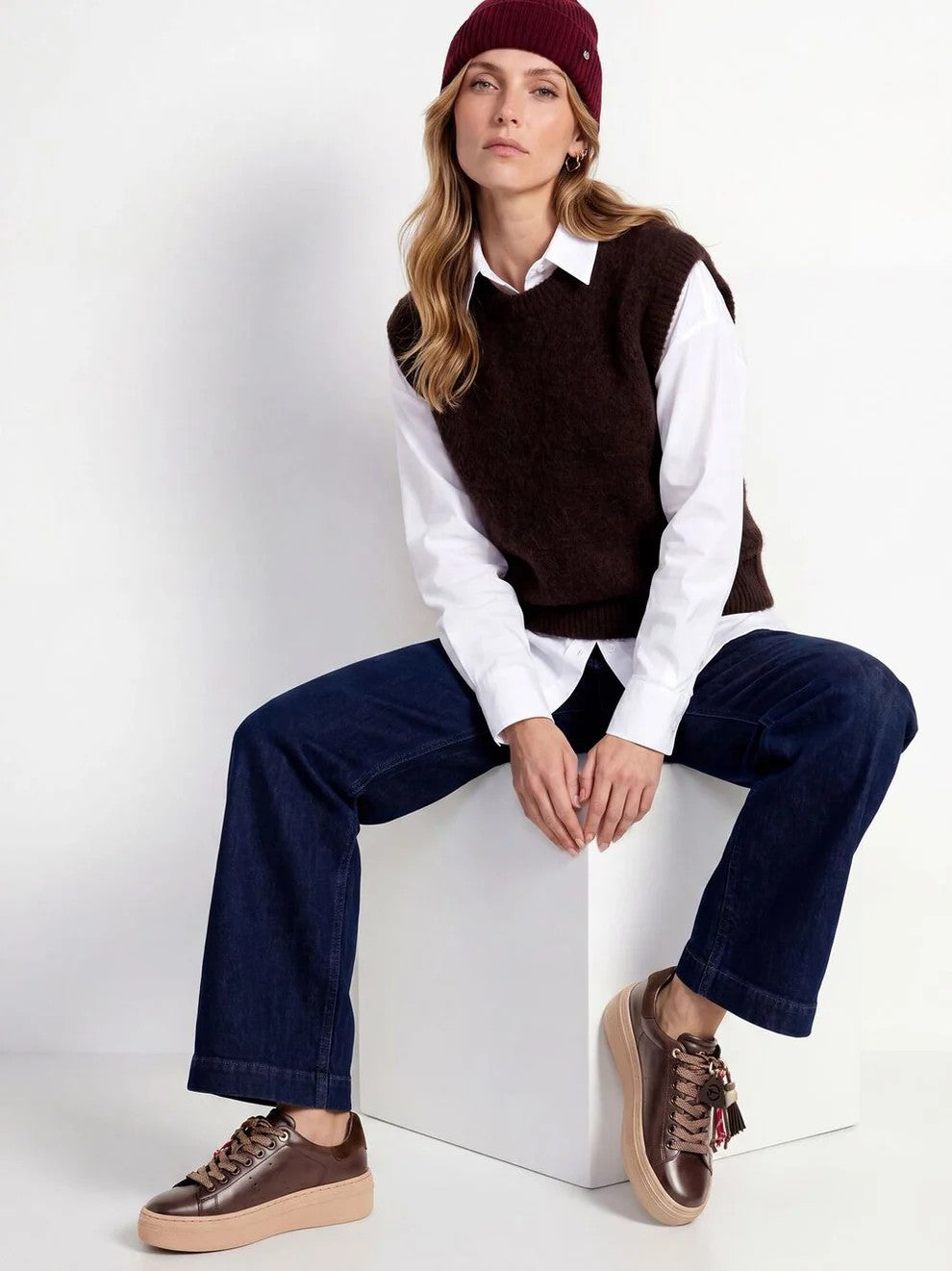 Sneakers Tamaris con Dettaglio Nappine