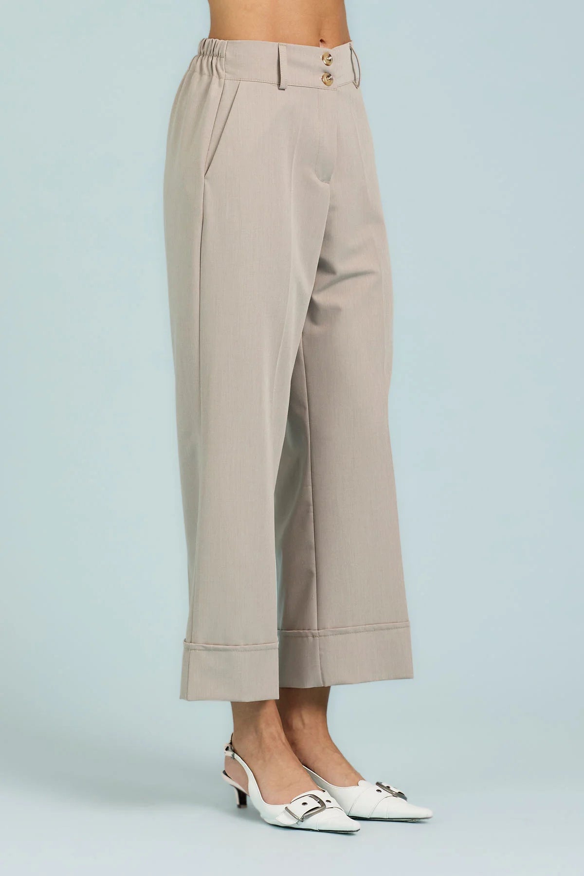 Pantaloni crop con risvolto