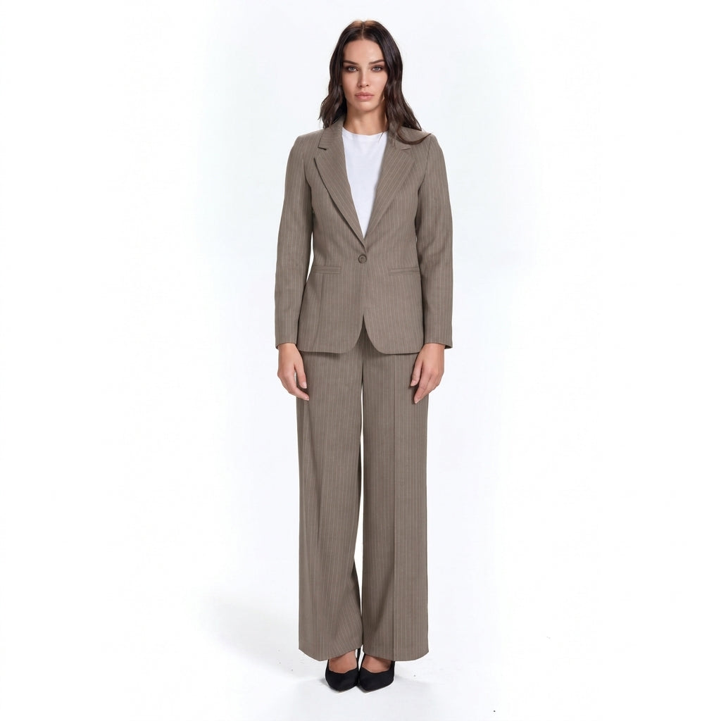 Tailleur gessato tortora