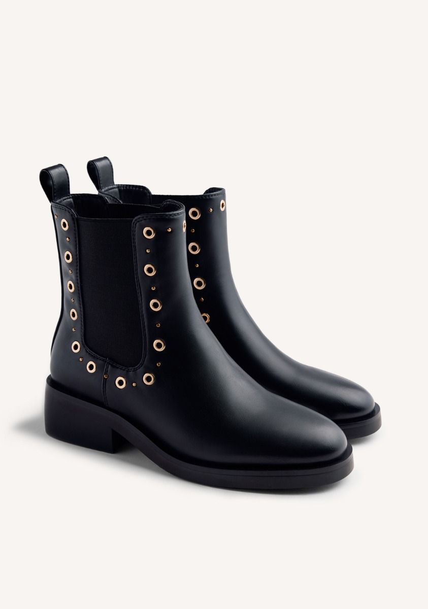 Stivaletto dettaglio borchie