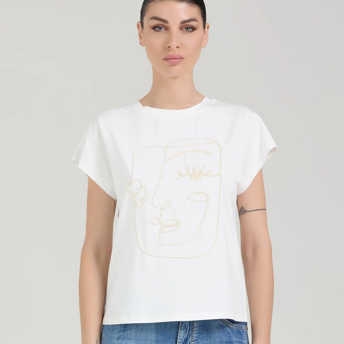 T-shirt ricamo viso