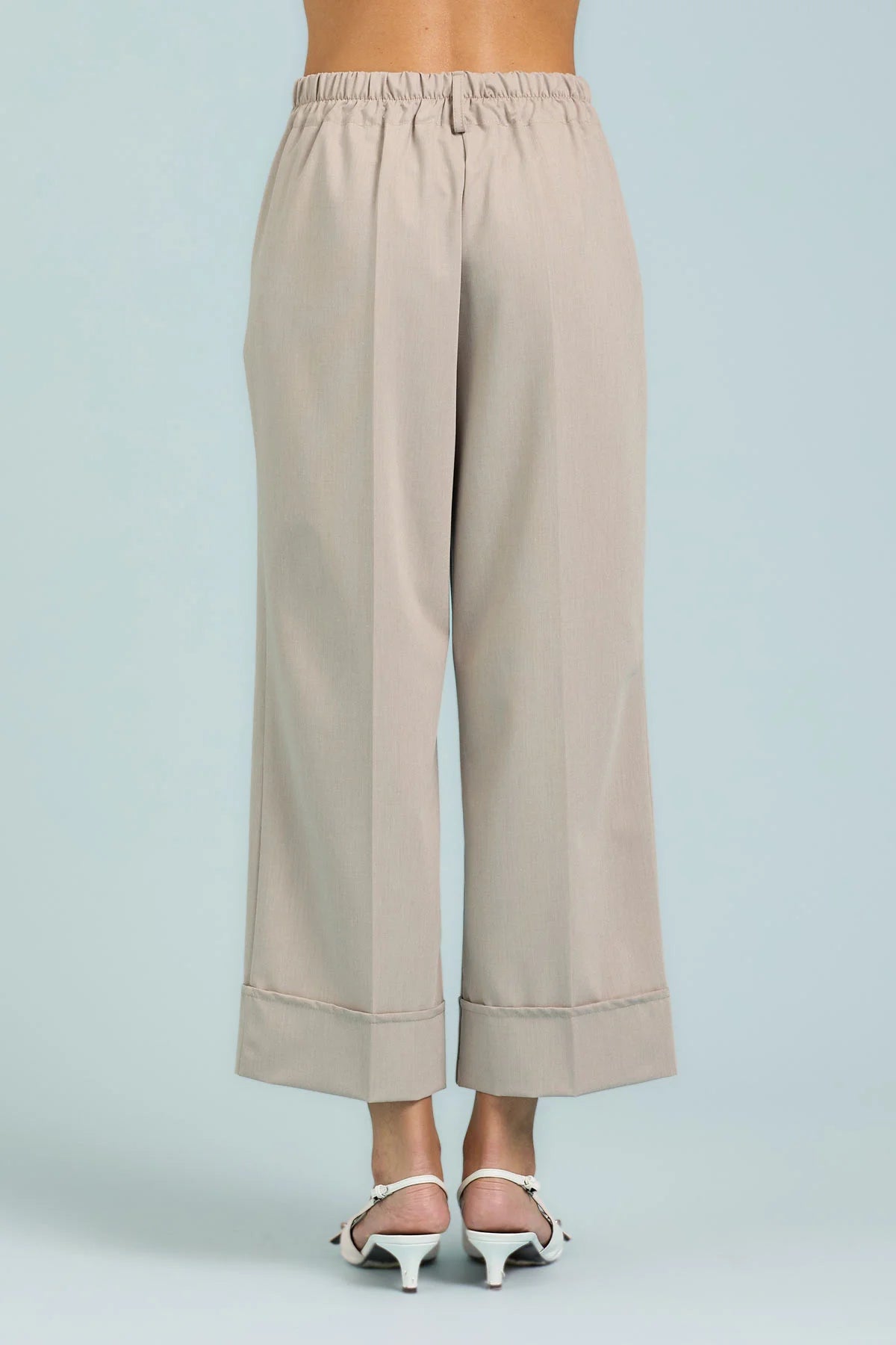 Pantaloni crop con risvolto