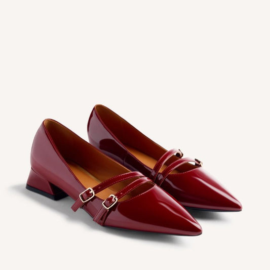 Scarpa in vernice con cinturini