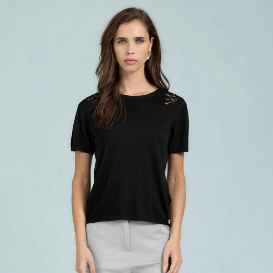 Maglia dettaglio cut out
