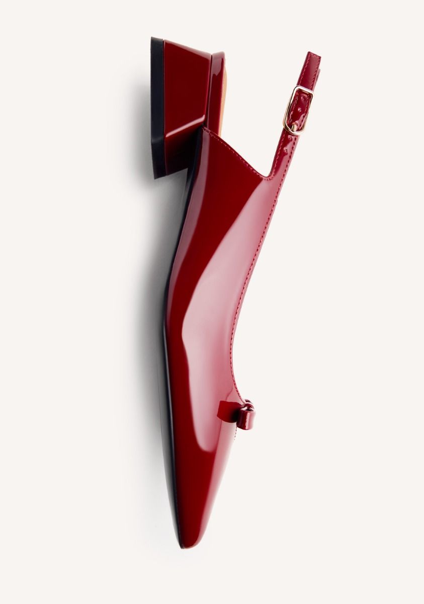 Slingback in vernice