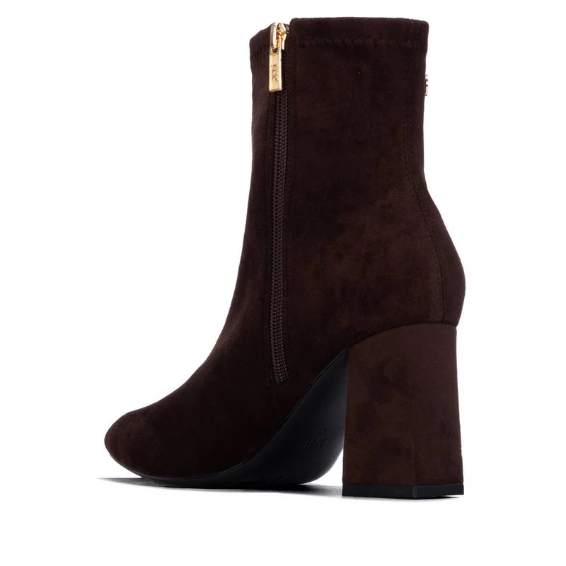 Stivaletto scamosciato con tacco