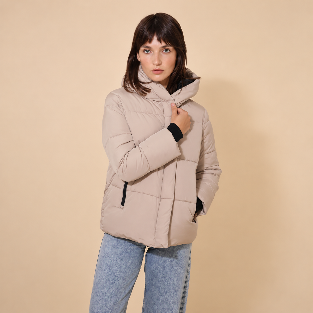 Giacca imbottita con zip e cappuccio