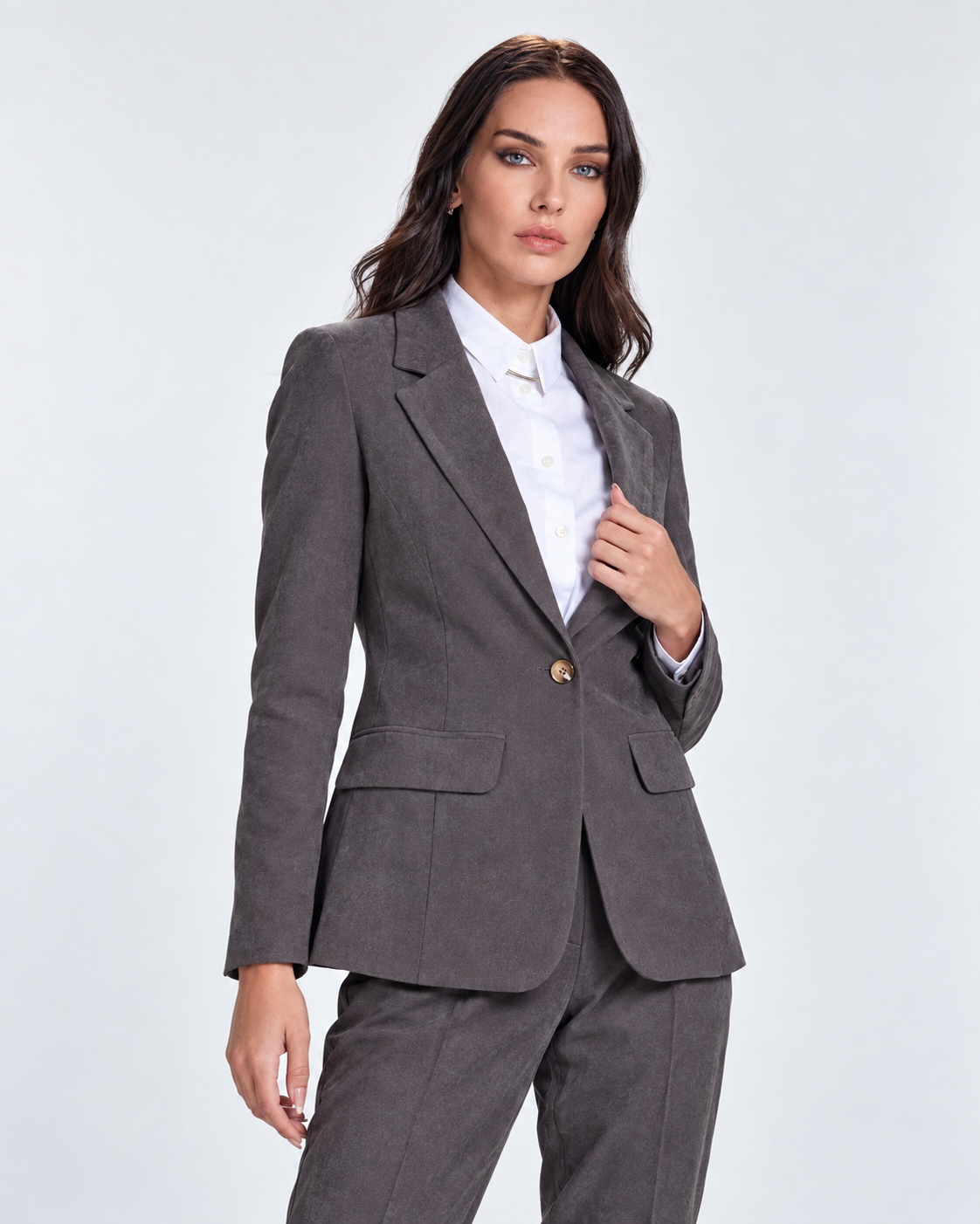 Tailleur in dainetto grigio mastice