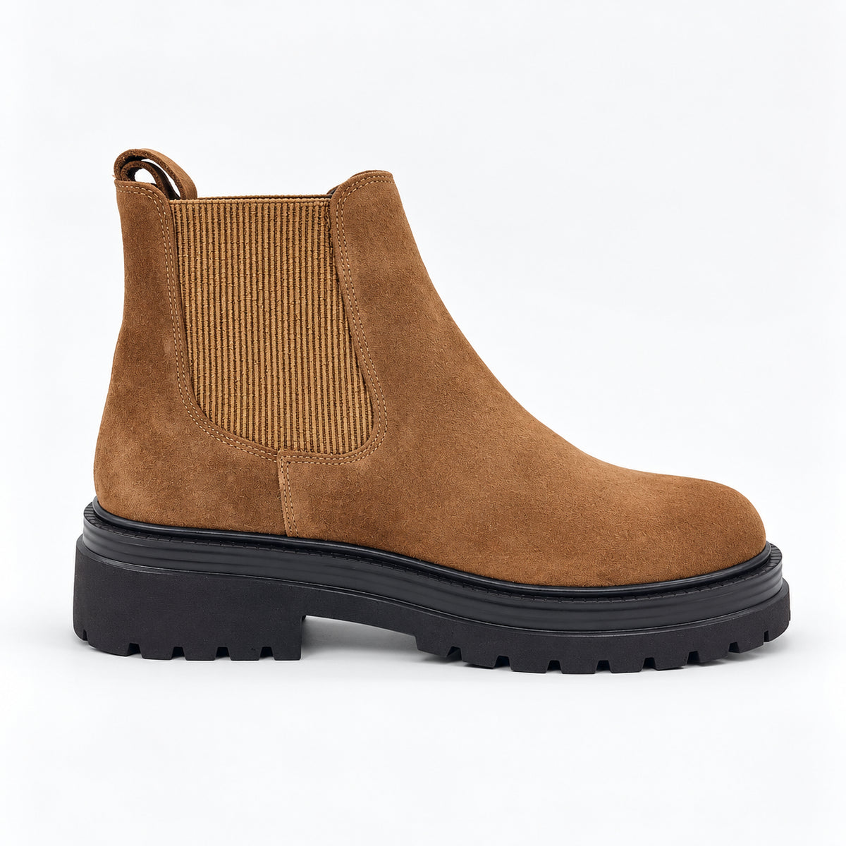 Chelsea in suede camel