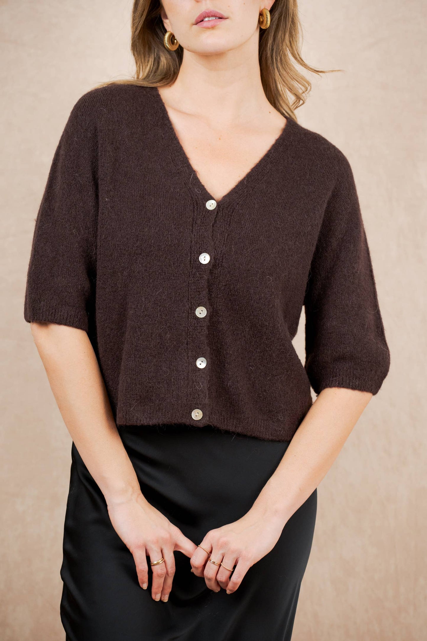 Cardigan con scollo a V e bottoni