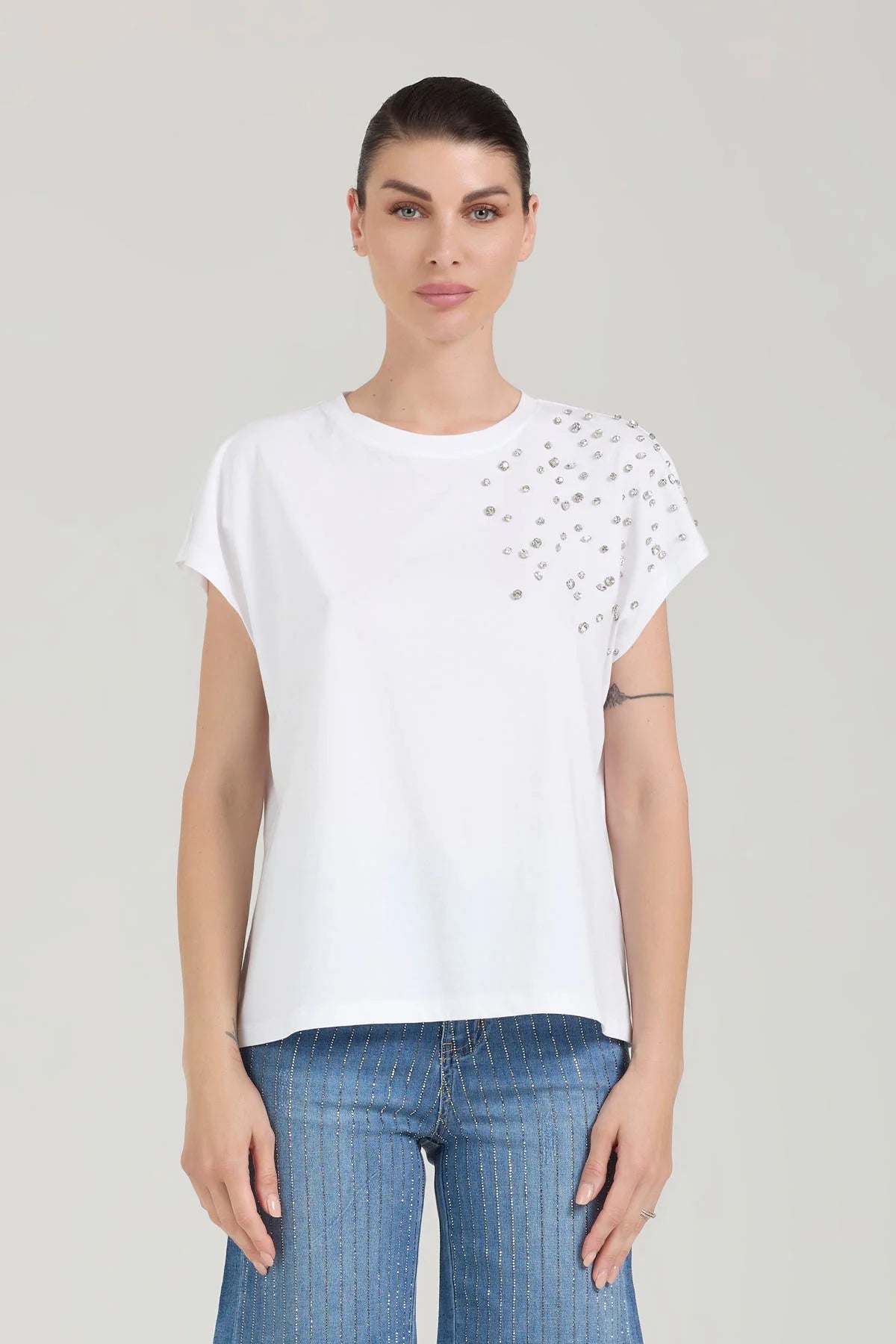 T-shirt applicazione spalla
