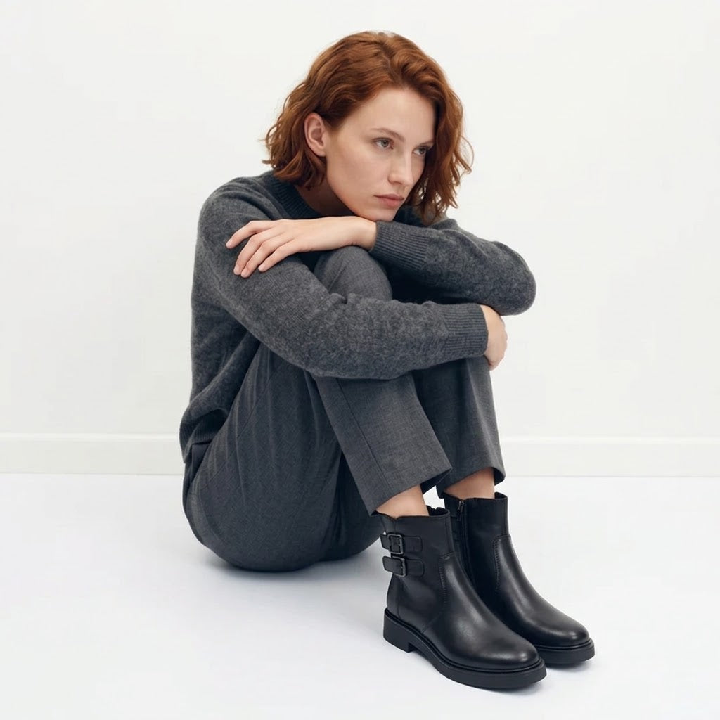 Stivaletti Donna in Pelle Nera con Doppia Fibbia Cinzia Soft – Eleganti e Comodi, cerniera interna e tacco basso