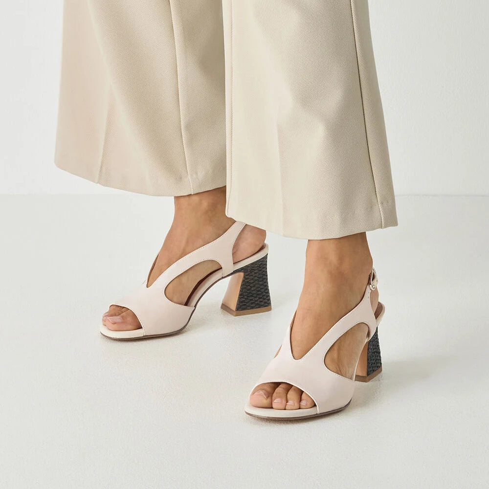 Sandalo in pelle Tamaris