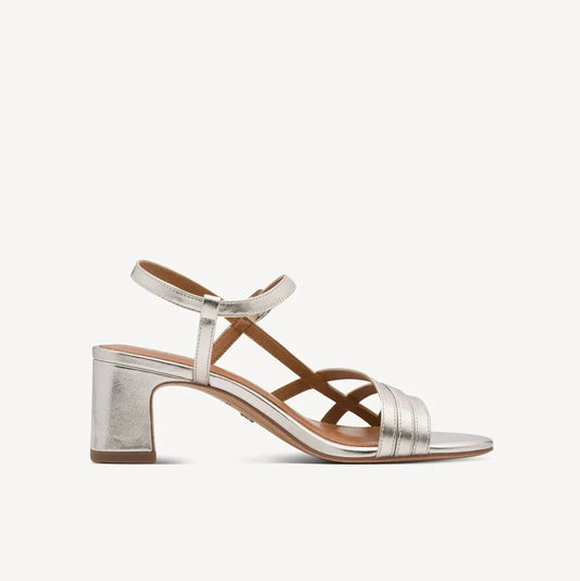 Sandali con tacco e cinturini