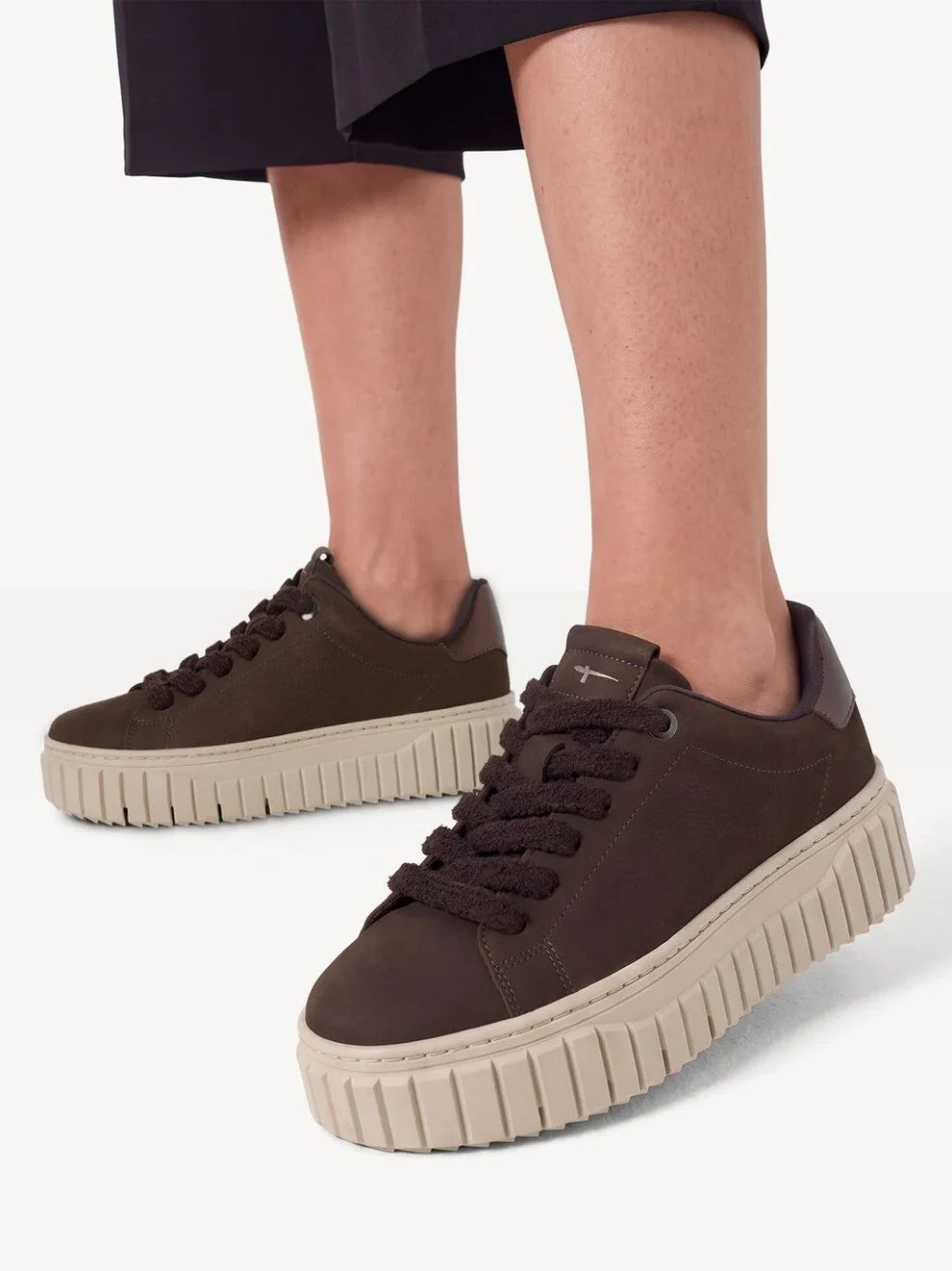 Sneakers Tamaris in Nabuk Marrone