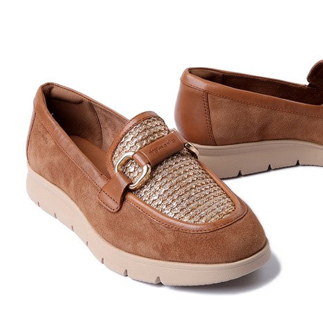 Mocassino in pelle di camoscio e rafia con accessorio