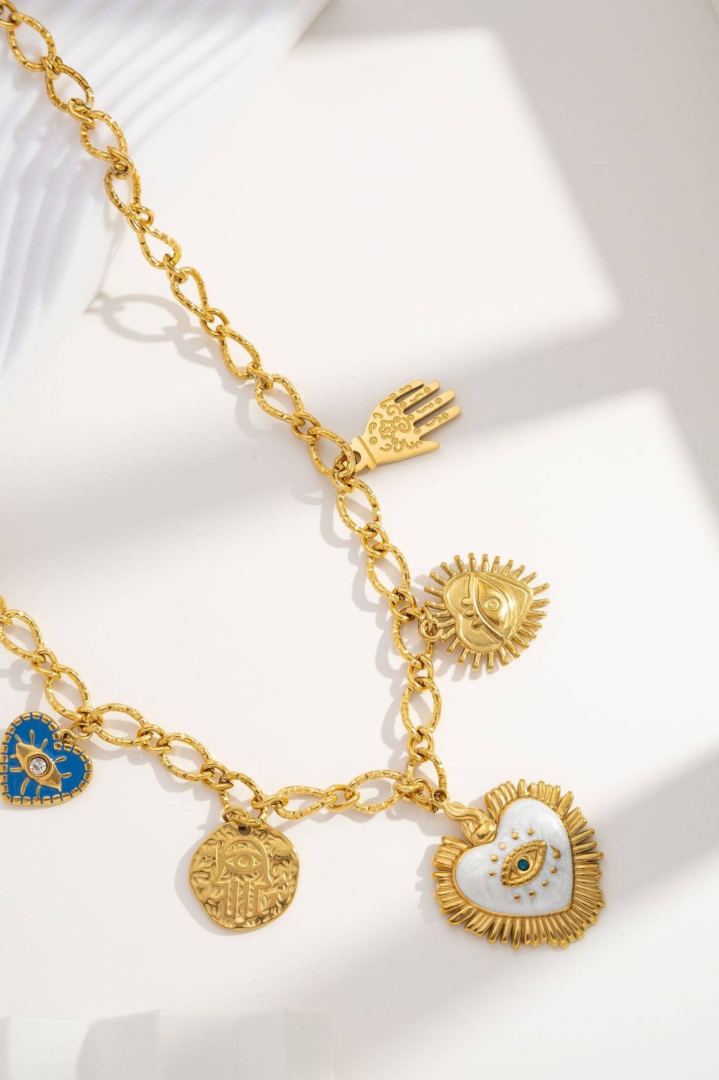 Collana con ciondolo a cuore in acciaio inossidabile elegante e minimalista