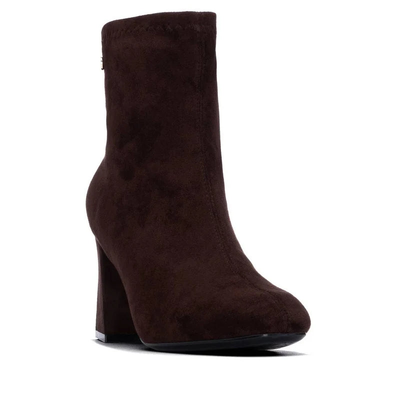 Stivaletto scamosciato con tacco